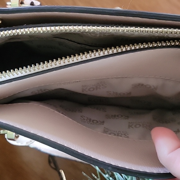 Micheal kors Ellis studded leather satchel - Picture 7 of 7